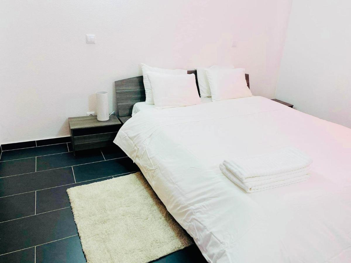 Albufeira Beach Side Apartment Luaran gambar