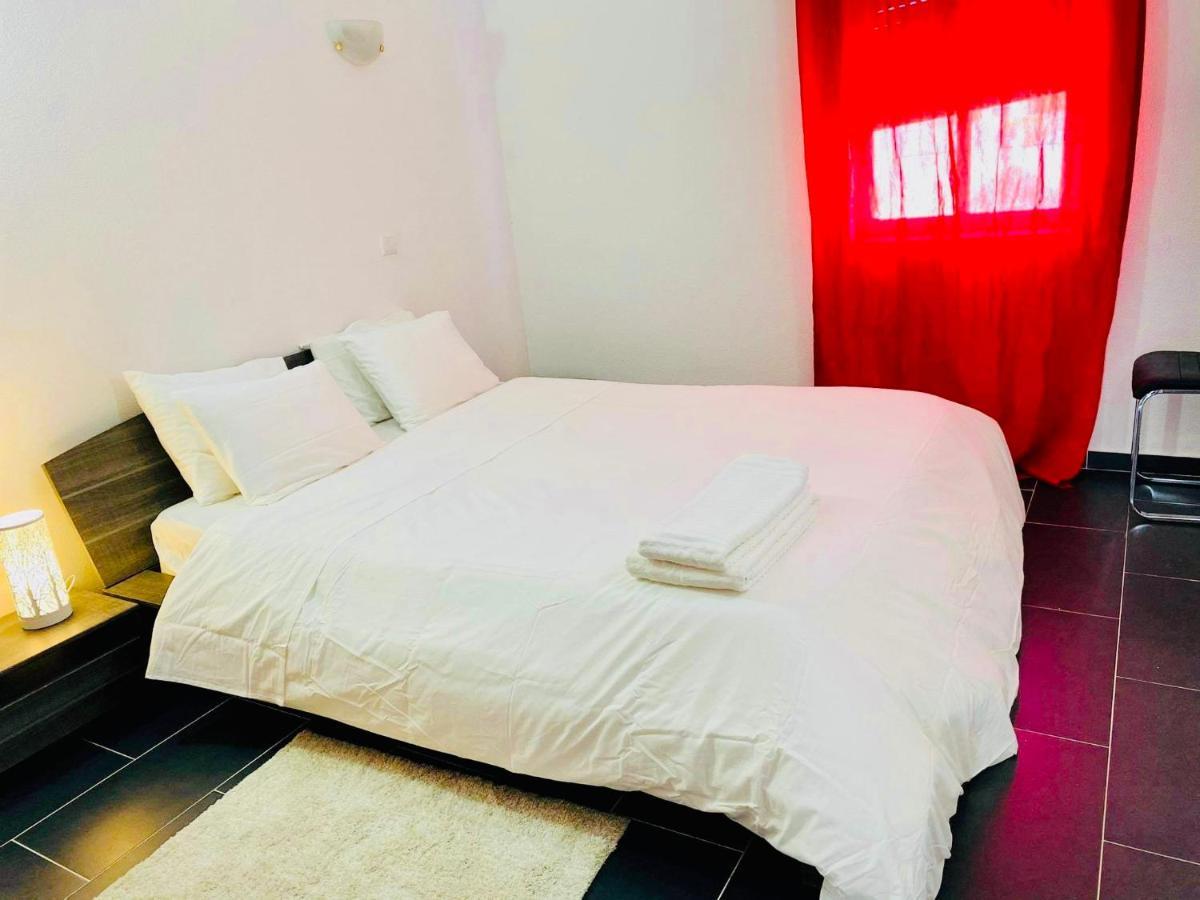 Albufeira Beach Side Apartment Luaran gambar
