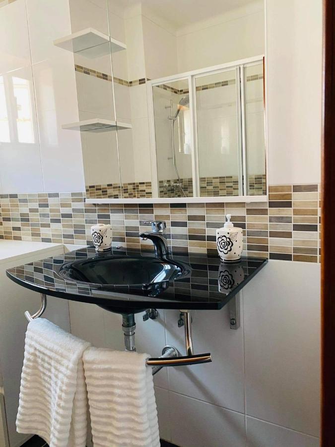 Albufeira Beach Side Apartment Luaran gambar